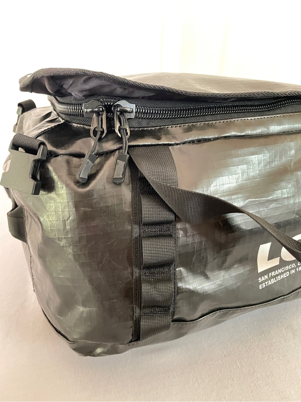NWT Levi's Weekender Large Duffel Bag, Backpack, Travel Carry On, Black Ripstop - Picture 10 of 14